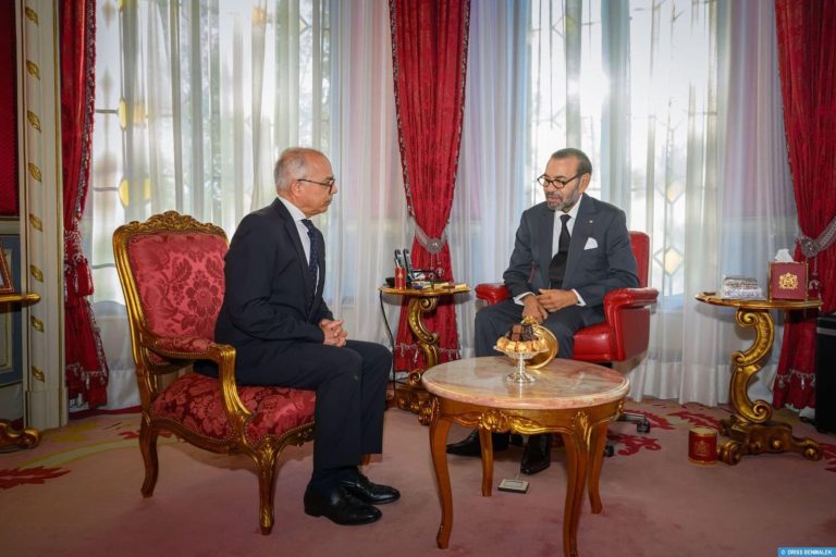 Le roi Mohammed VI recevant Chakib Benmoussa Haut Commissaire au Plan le vendredi 18 octobre 2024 le212 News